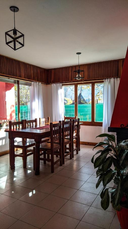 De Tal Palo Hostel El Bolsón Eksteriør bilde